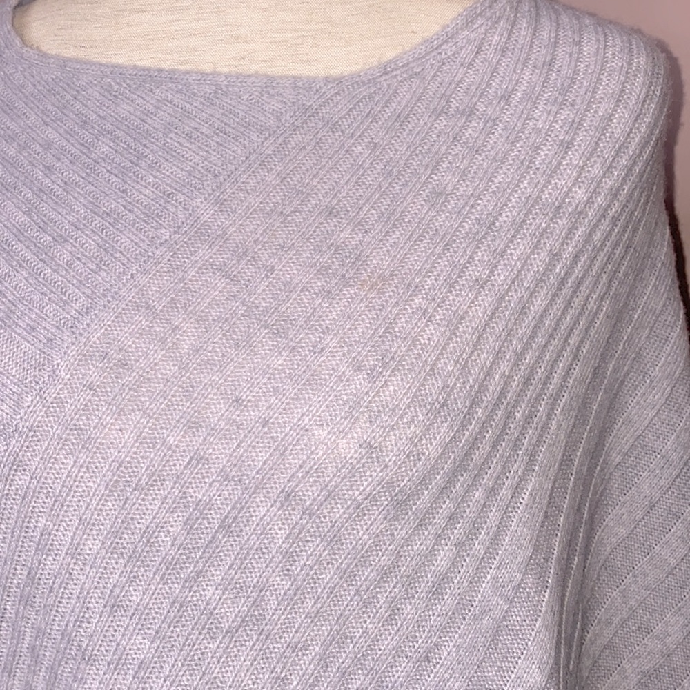 🚫SOLD🚫 NWOT BERYLL 100% Cashmere ribbed poncho One Size - Picture 6 of 13